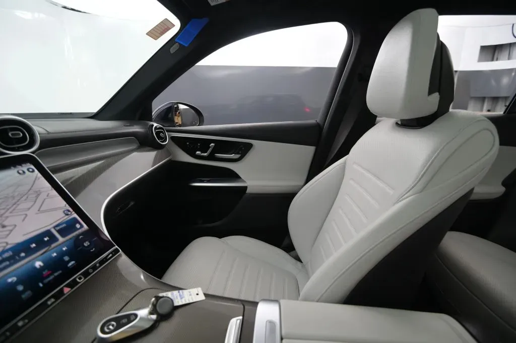 Mercedes-Benz GLC photo 32