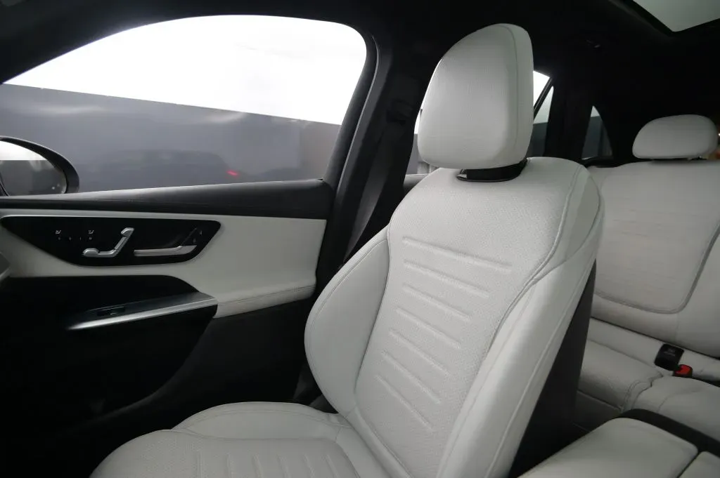 Mercedes-Benz GLC photo 33