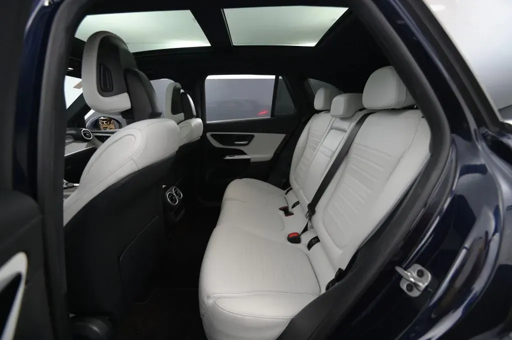Mercedes-Benz GLC photo 46