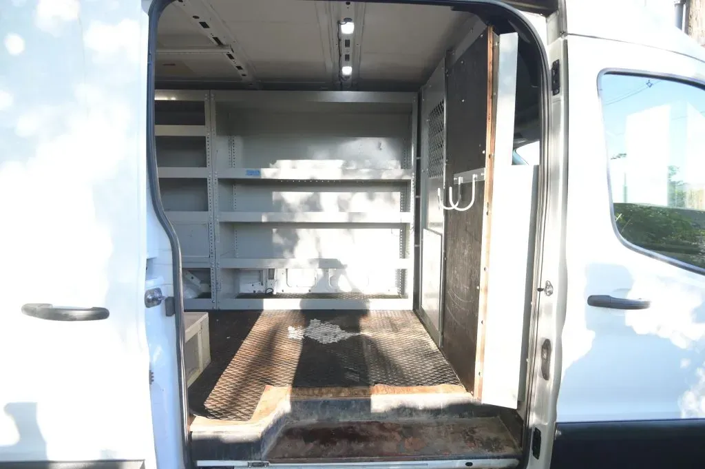 Ford Transit-350 photo 27