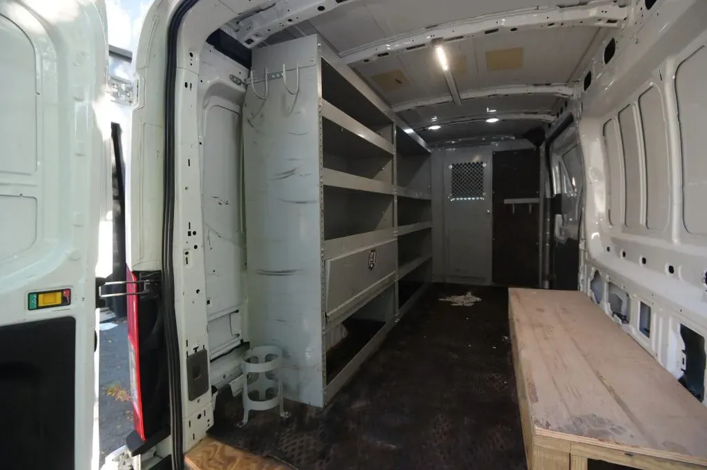 Ford Transit-350 photo 19