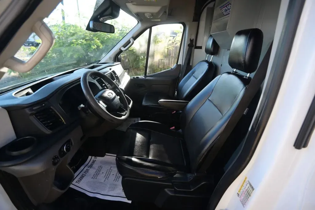 Ford Transit-350 photo 30