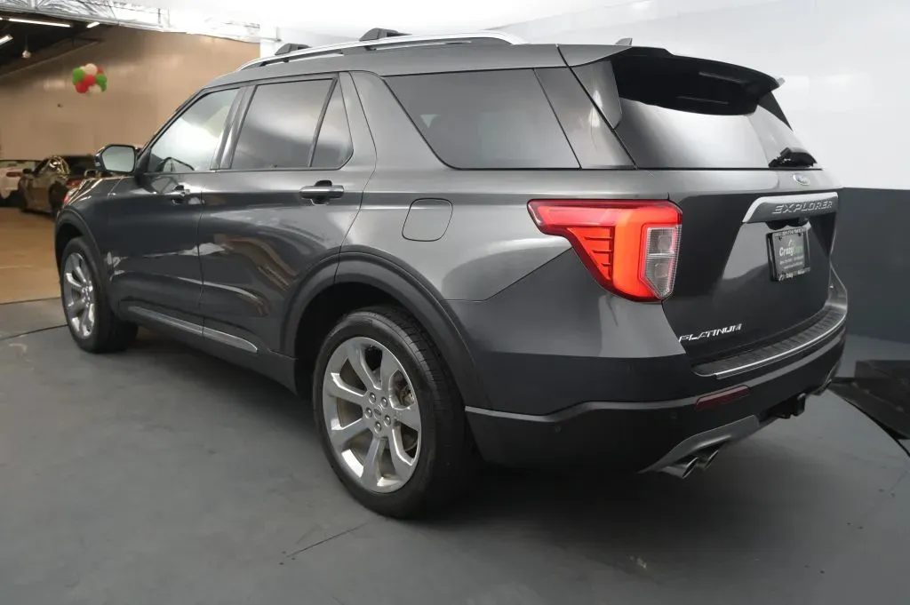 Ford Explorer photo 3