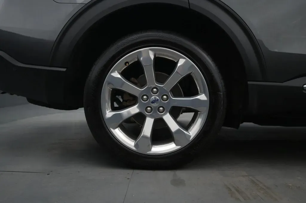 Ford Explorer photo 20