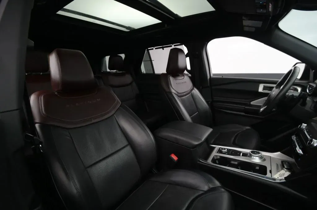 Ford Explorer photo 56