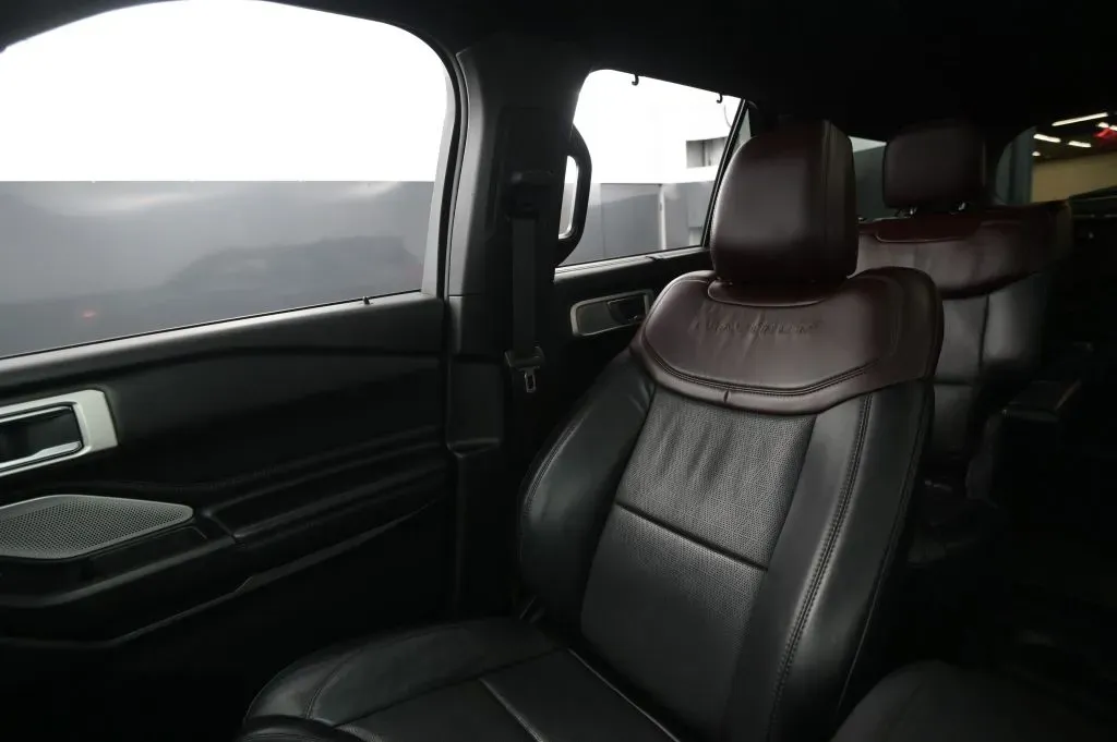 Ford Explorer photo 32