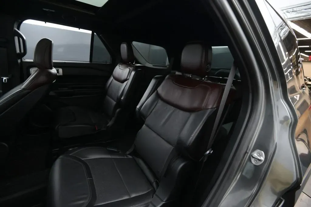Ford Explorer photo 48