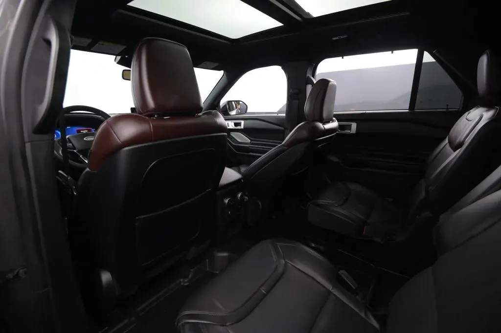 Ford Explorer photo 47