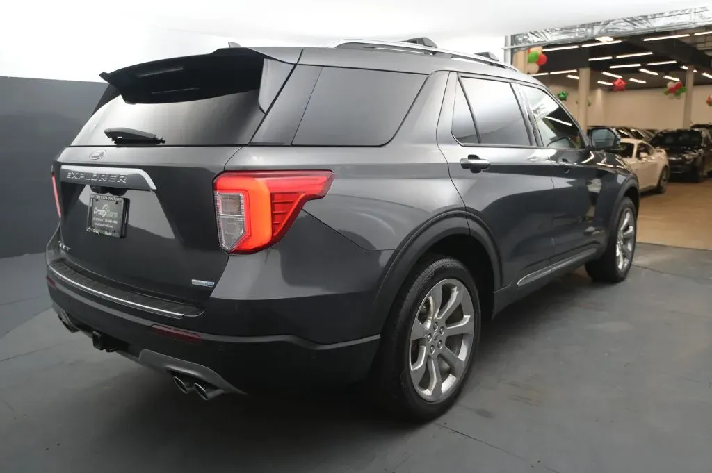 Ford Explorer photo 5