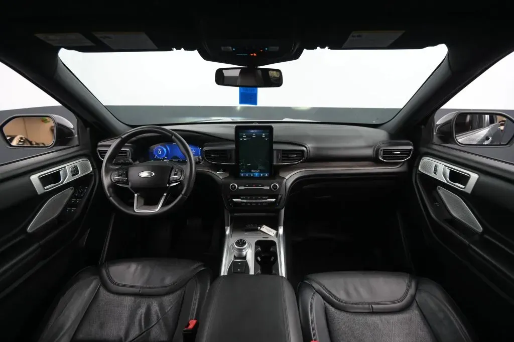 Ford Explorer photo 33