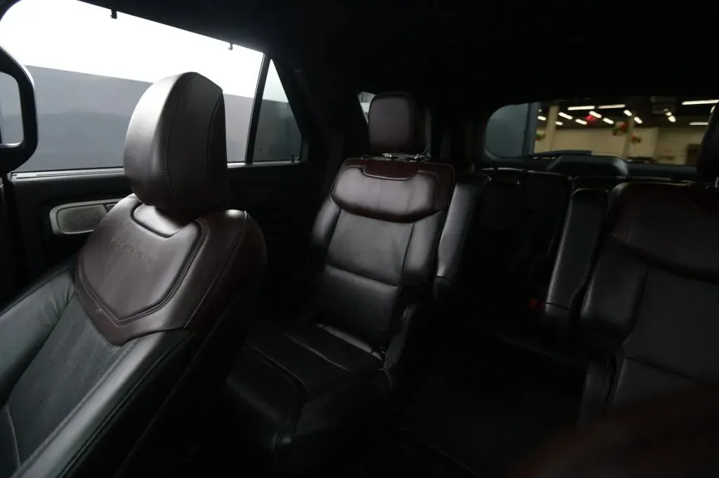 Ford Explorer photo 45
