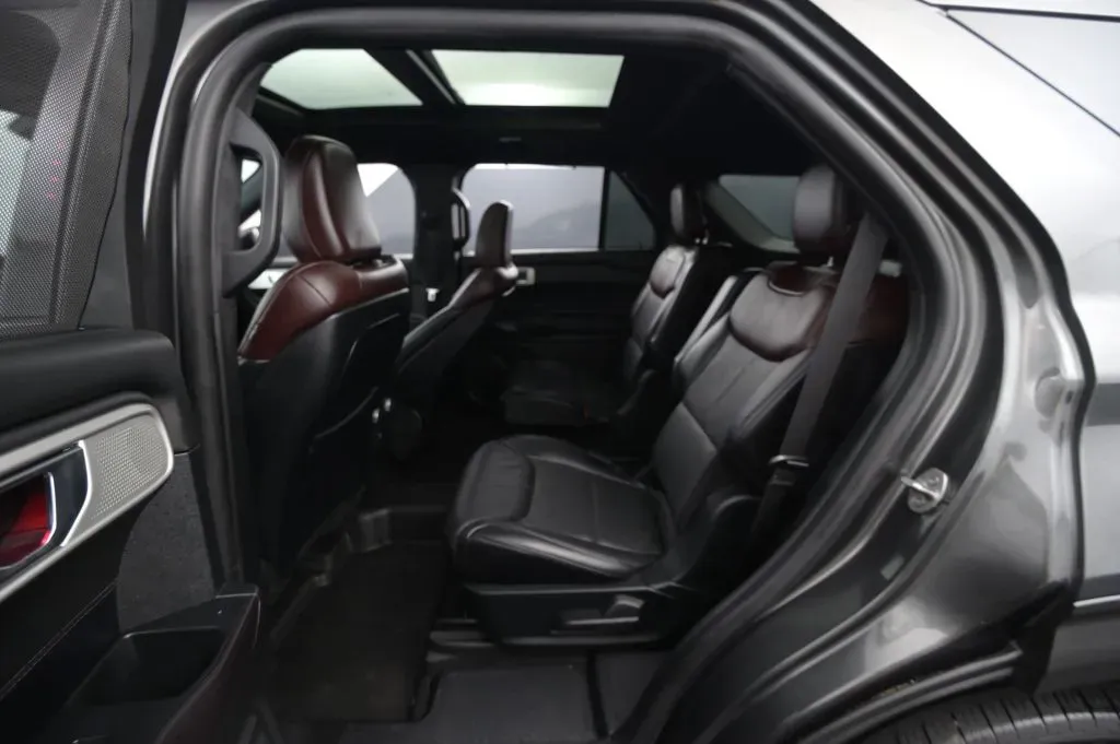 Ford Explorer photo 46