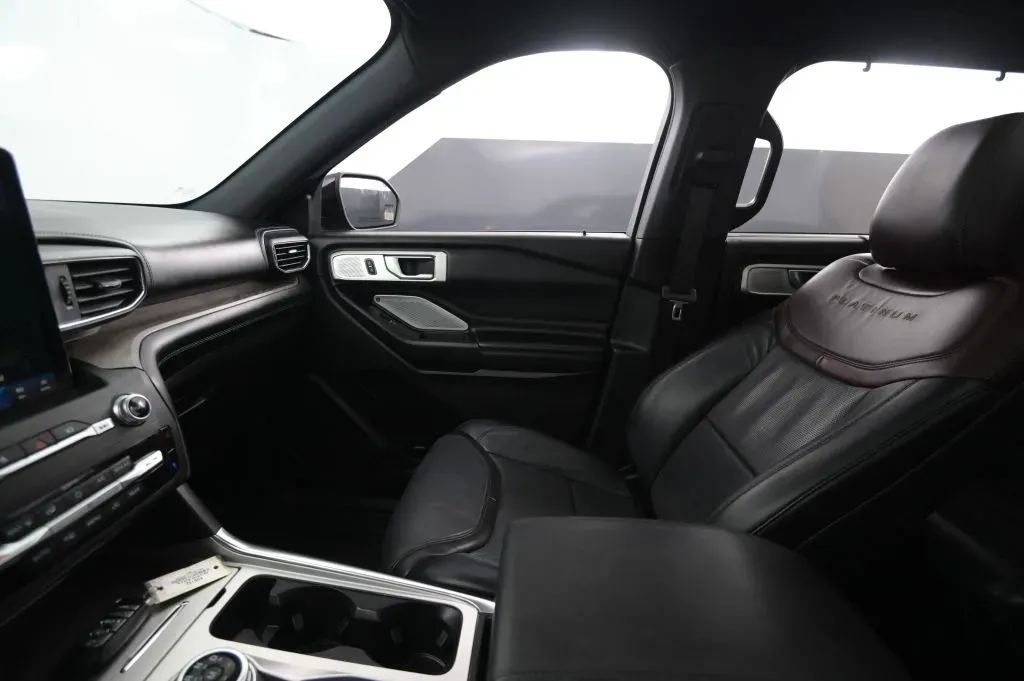 Ford Explorer photo 31