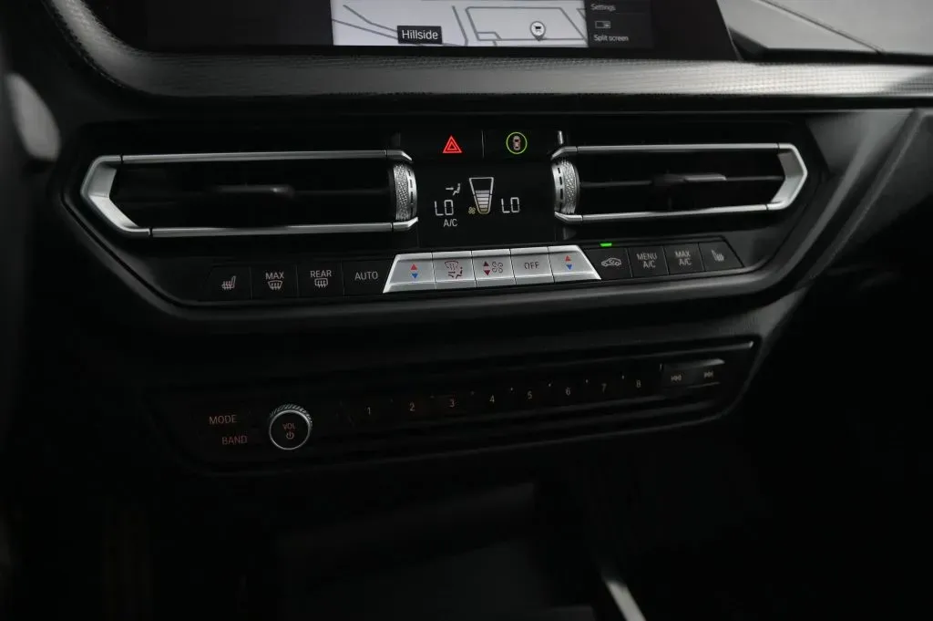 BMW 2 Series photo 29
