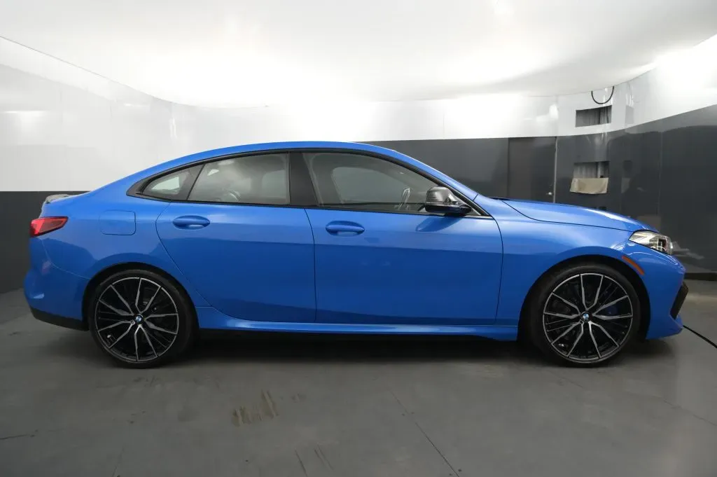 BMW 2 Series photo 6