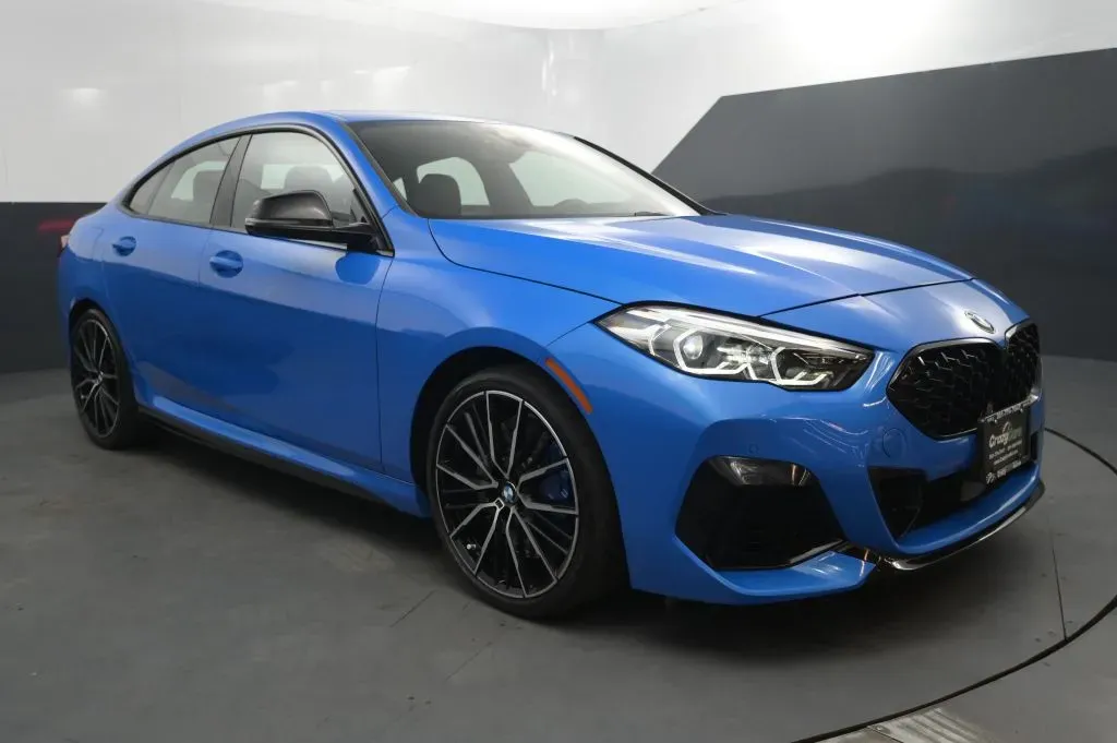 BMW 2 Series photo 7