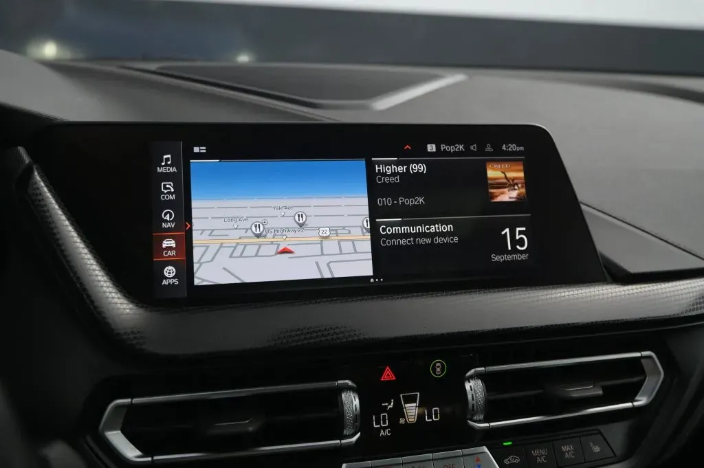 BMW 2 Series photo 26