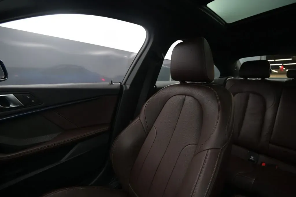 BMW 2 Series photo 33