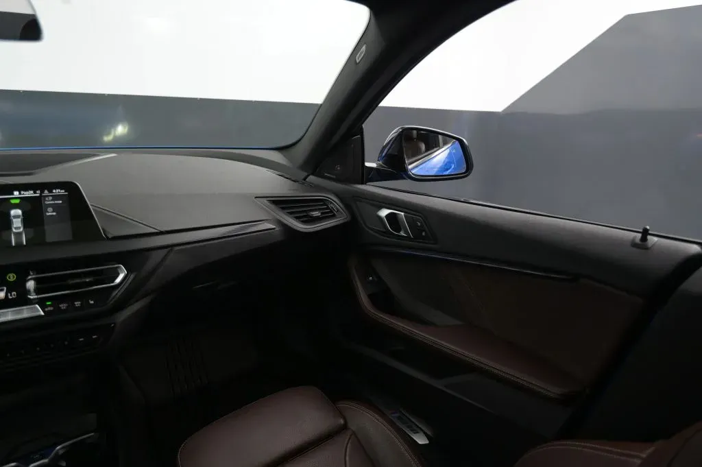 BMW 2 Series photo 37