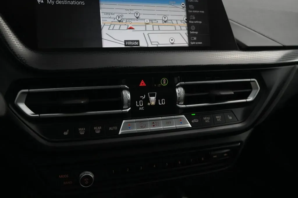 BMW 2 Series photo 28