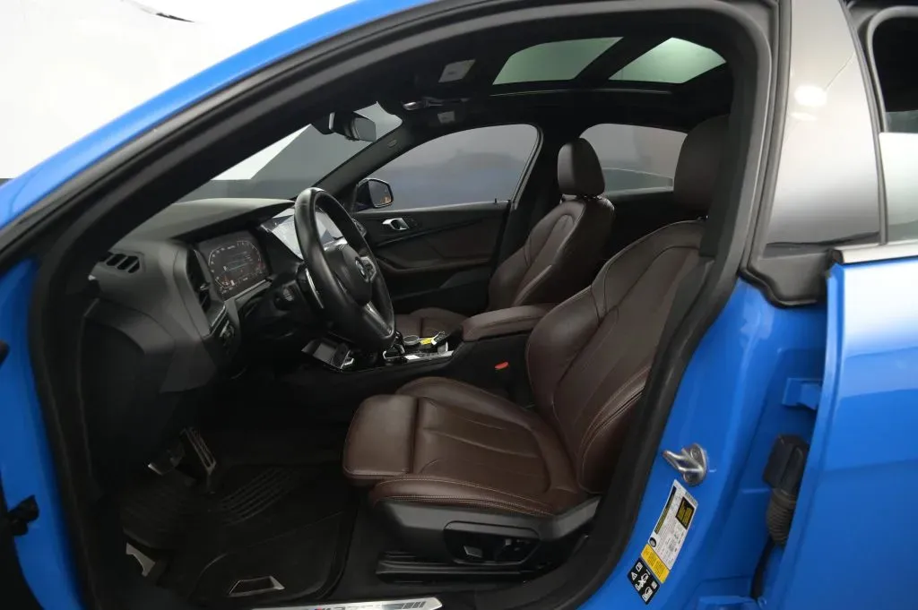 BMW 2 Series photo 41