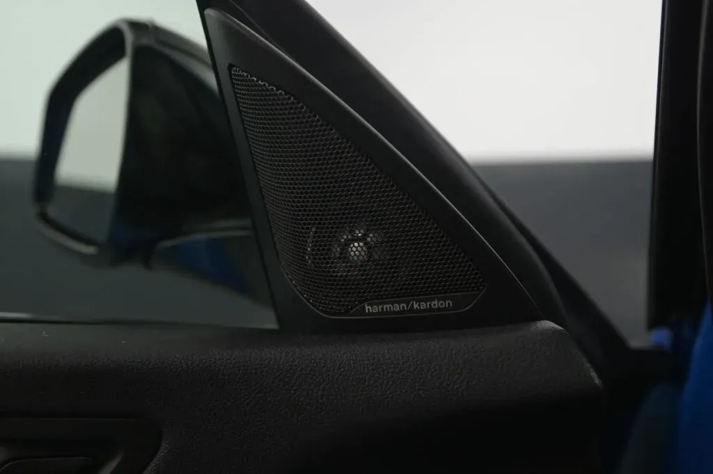BMW 2 Series photo 22