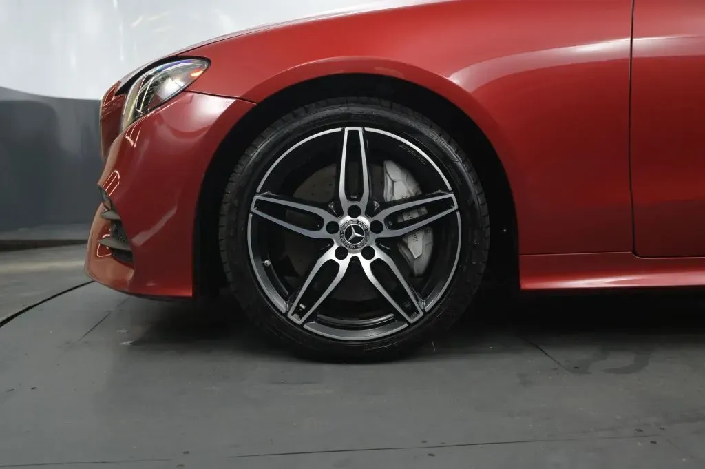 Mercedes-Benz E-Class photo 10