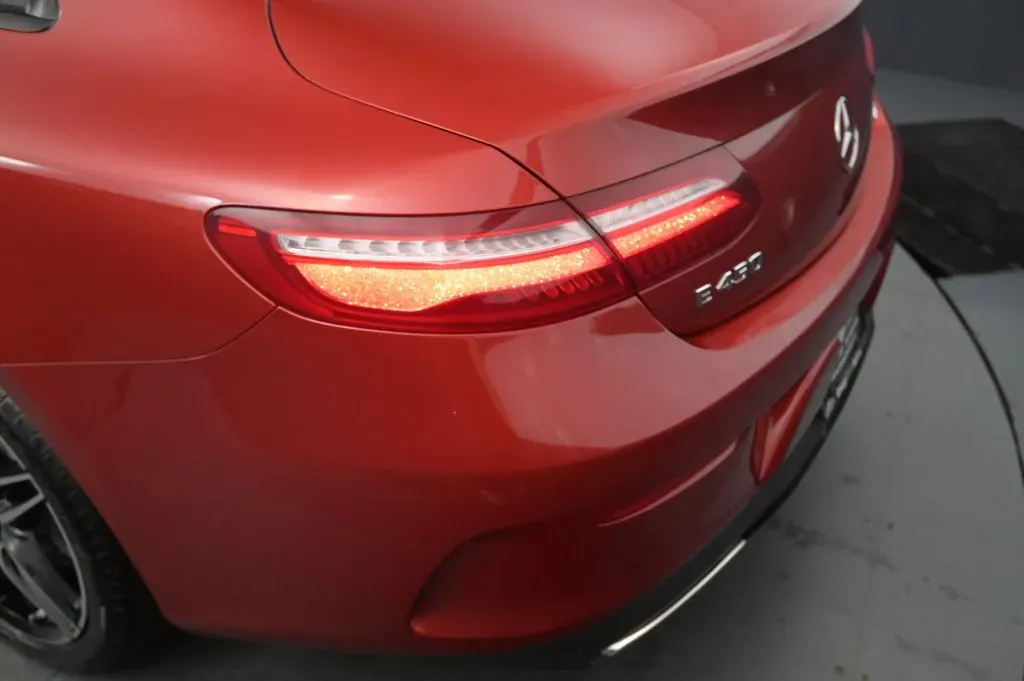 Mercedes-Benz E-Class photo 16