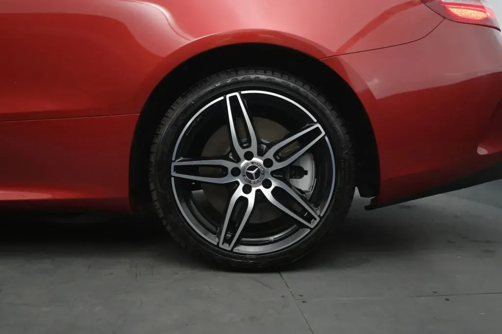 Mercedes-Benz E-Class photo 15