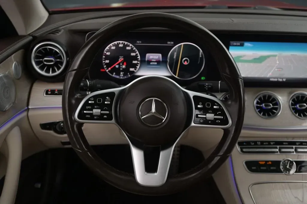 Mercedes-Benz E-Class photo 39