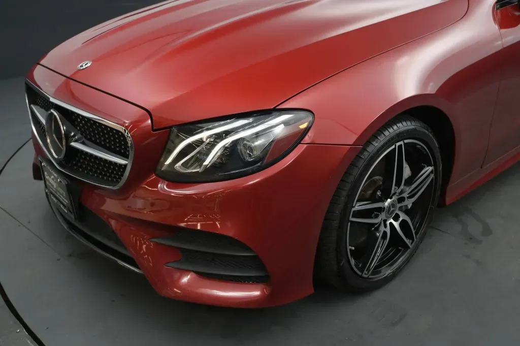 Mercedes-Benz E-Class photo 9