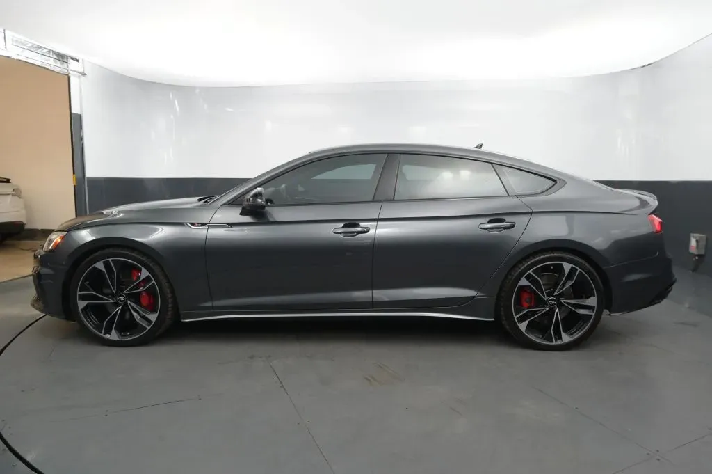 Audi S5 photo 2