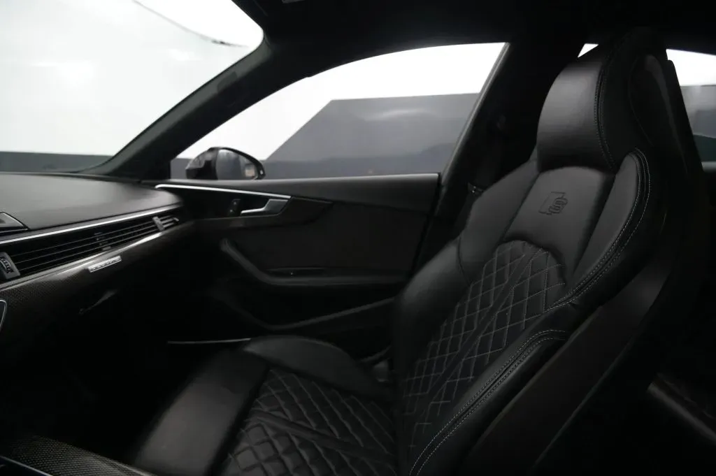 Audi S5 photo 31