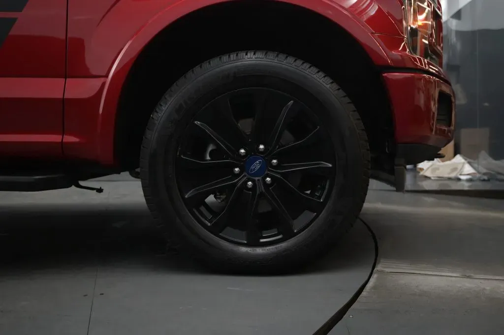 Ford F-150 photo 21