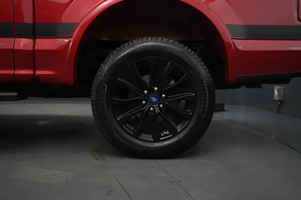 Ford F-150 photo 16