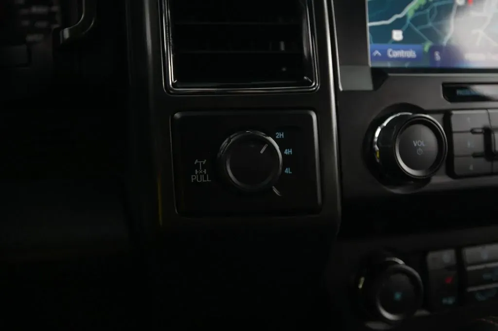 Ford F-150 photo 27