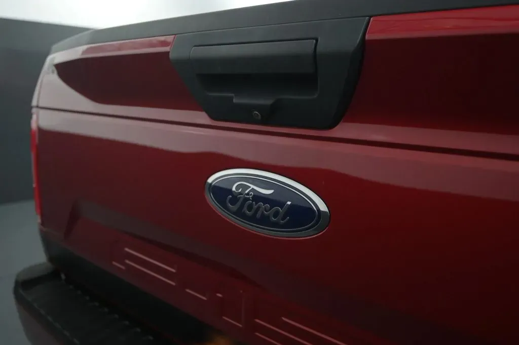 Ford F-150 photo 18