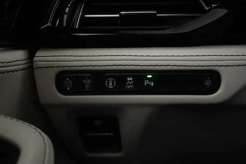 Acura MDX photo 23