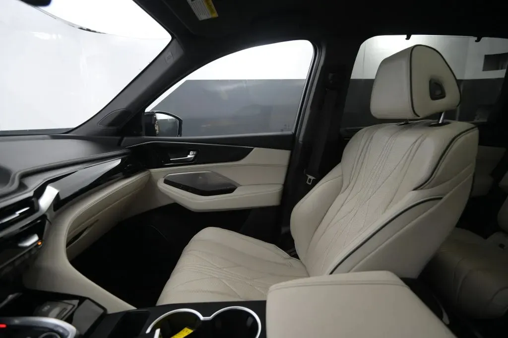 Acura MDX photo 30