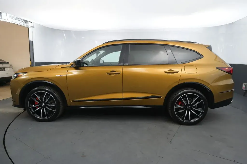 Acura MDX photo 2