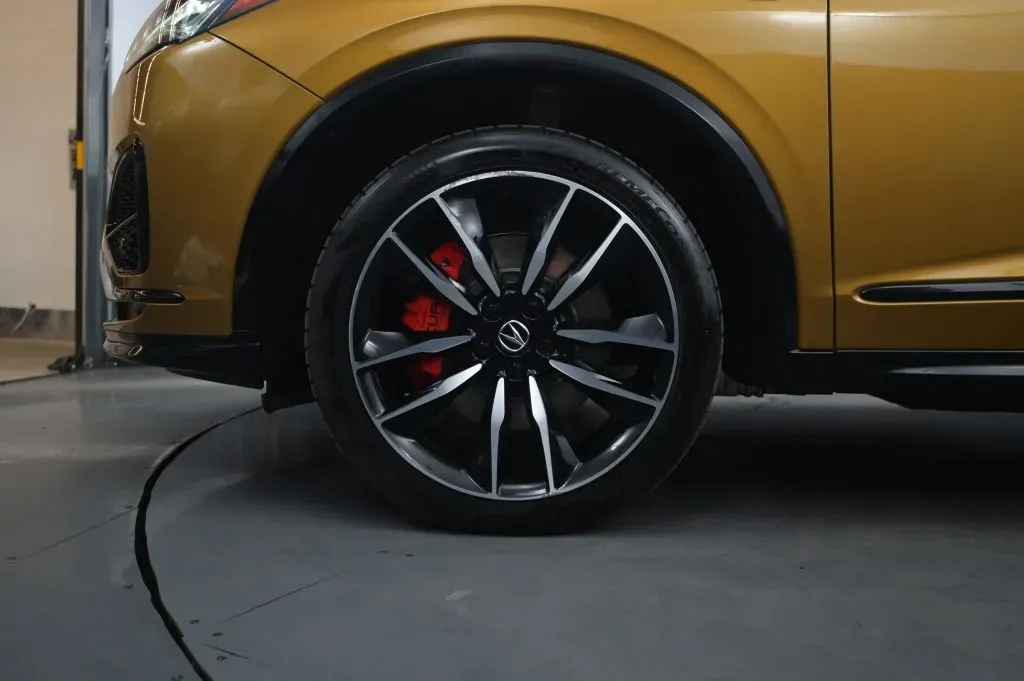 Acura MDX photo 10