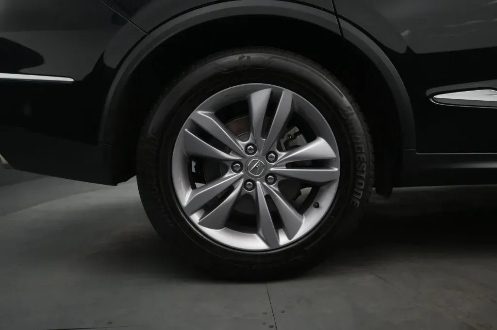 Acura MDX photo 16