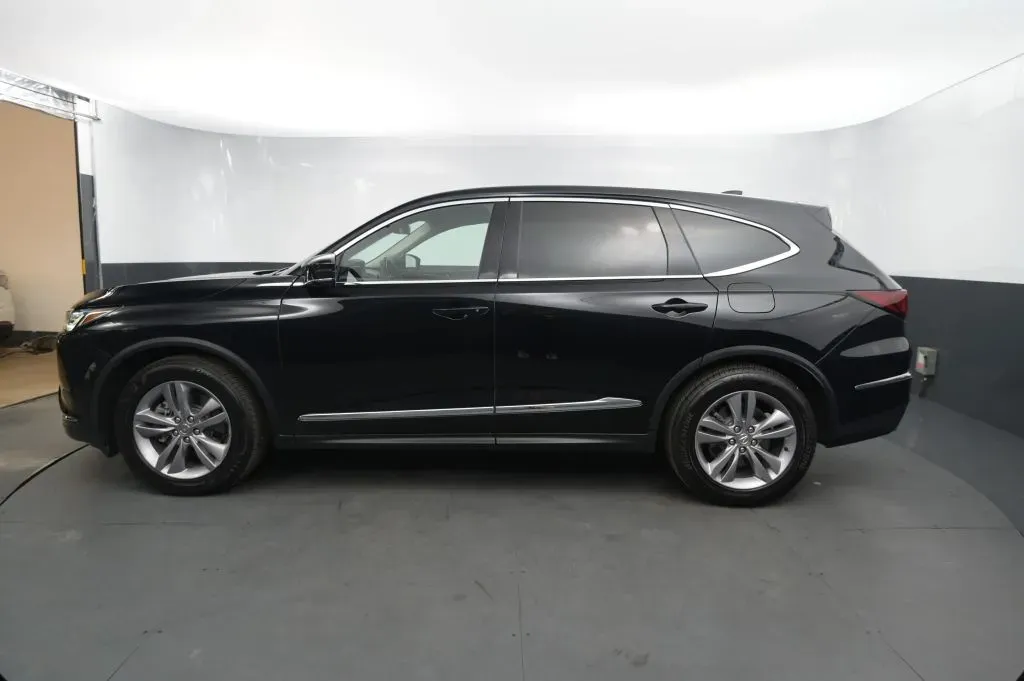 Acura MDX photo 2