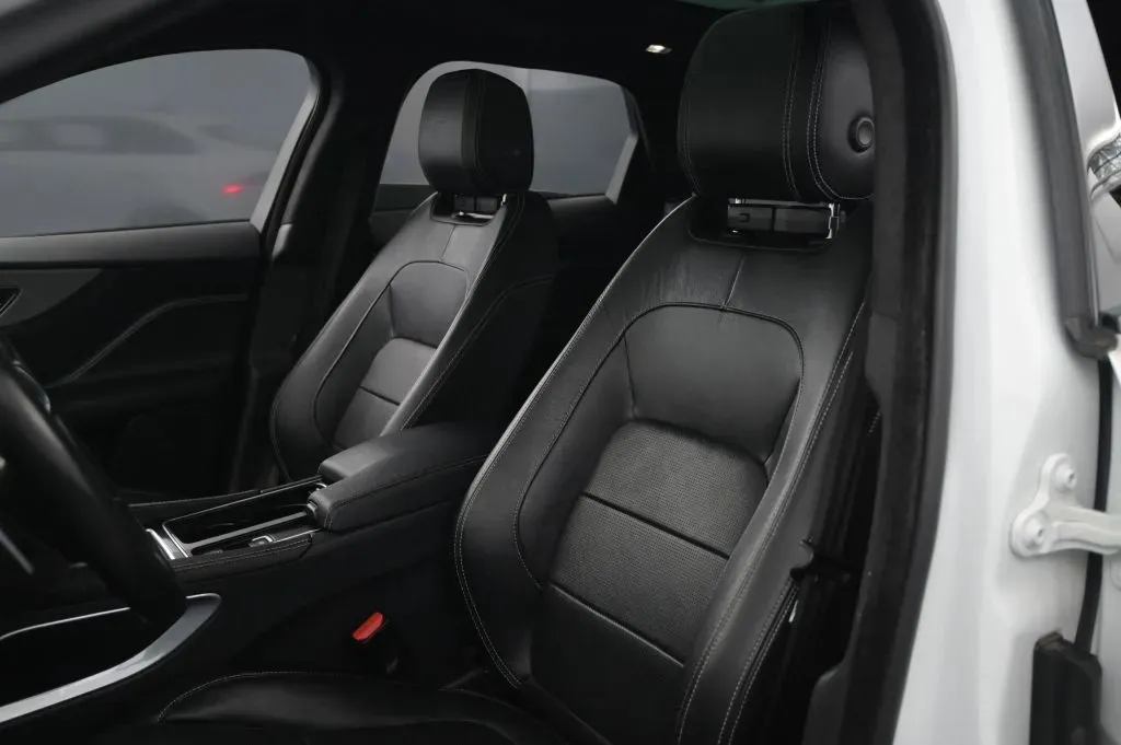 Jaguar F-PACE photo 41