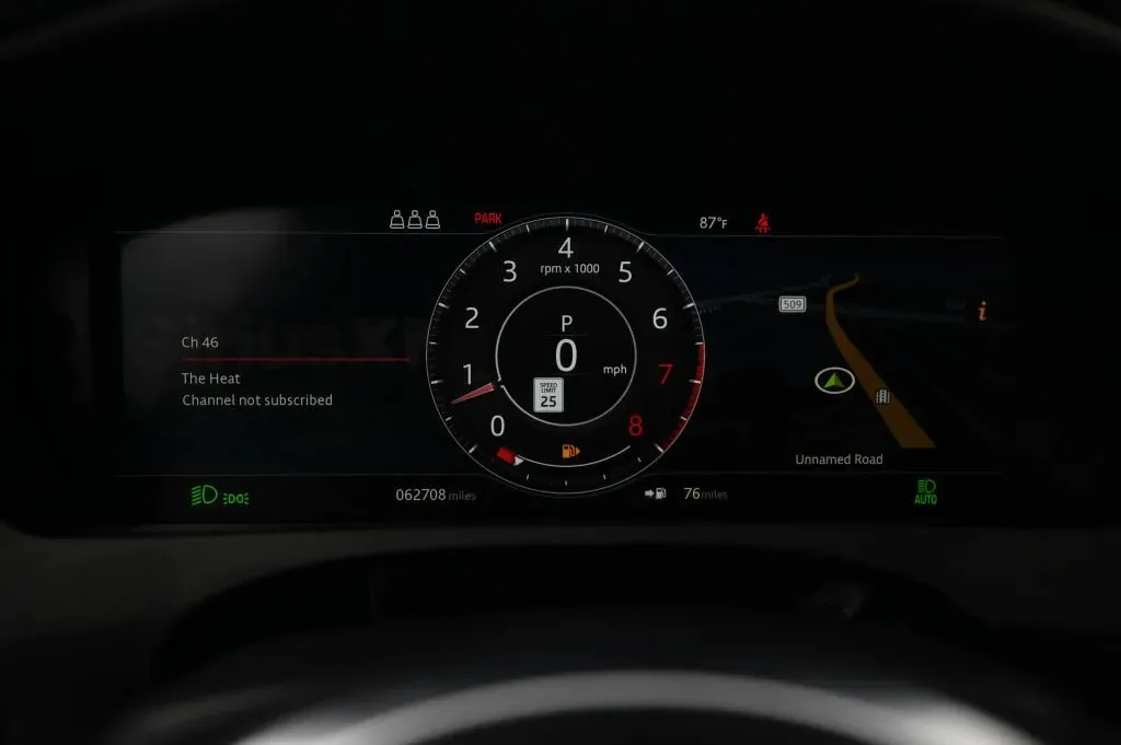 Jaguar F-PACE photo 20