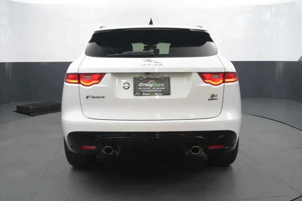 Jaguar F-PACE photo 4
