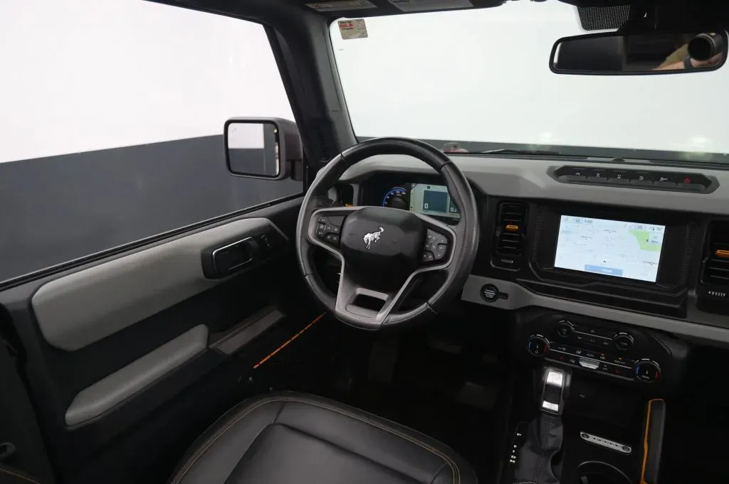 Ford Bronco photo 35