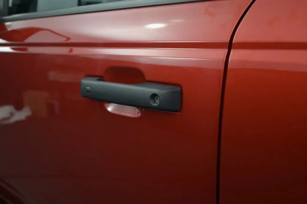 Ford Bronco photo 13