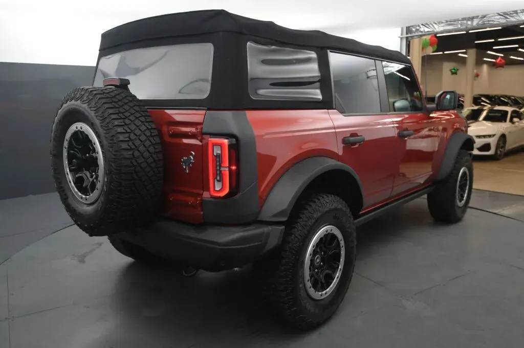 Ford Bronco photo 5