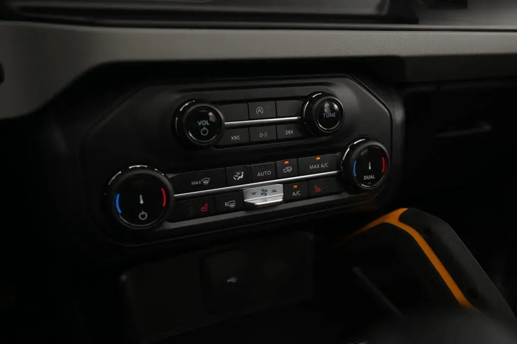 Ford Bronco photo 27